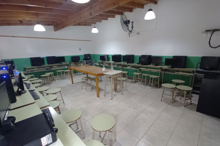 Colegio Nuestra Señora de la Paz - Sala de informática